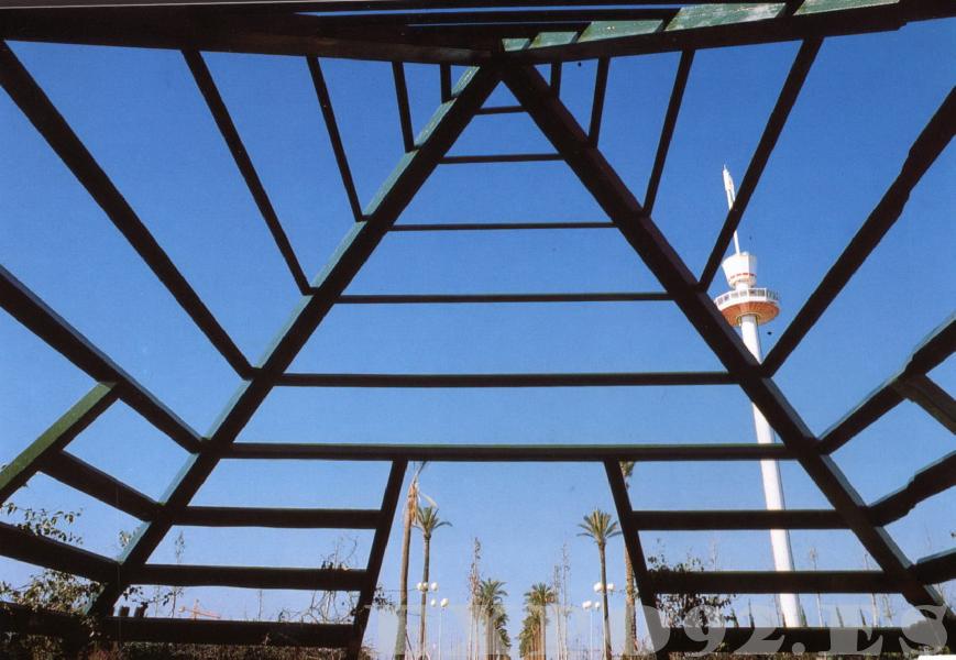 Piramide del Jardín del Guadalquivir