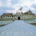 Fachada sin restaurar del Monasterio  de la Cartuja (1989)