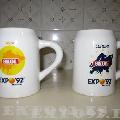 Otra foto de mis tazas de la expo92.