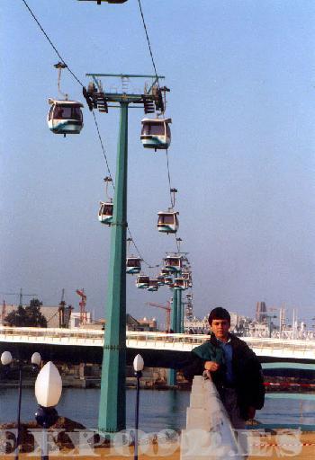 Sergio delante del telecabina